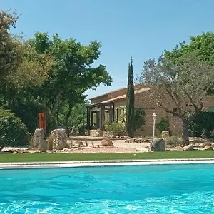 https://mas-val-chenaie.fr-provencehotel.com